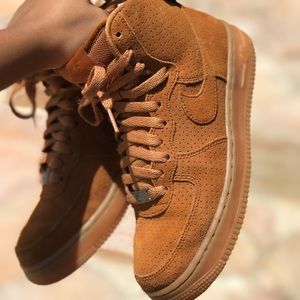 NIKE AIR FORCE 1 HIGH